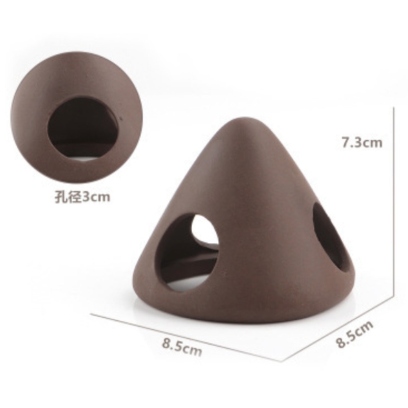 GUSH Triangle Hut (8.5 x 8.5 x 7.3cm)